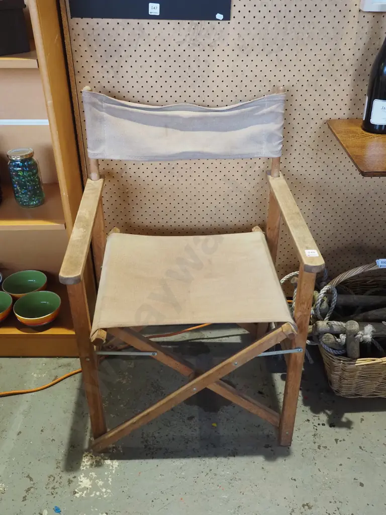 wood and canvas director's chair Image 1++