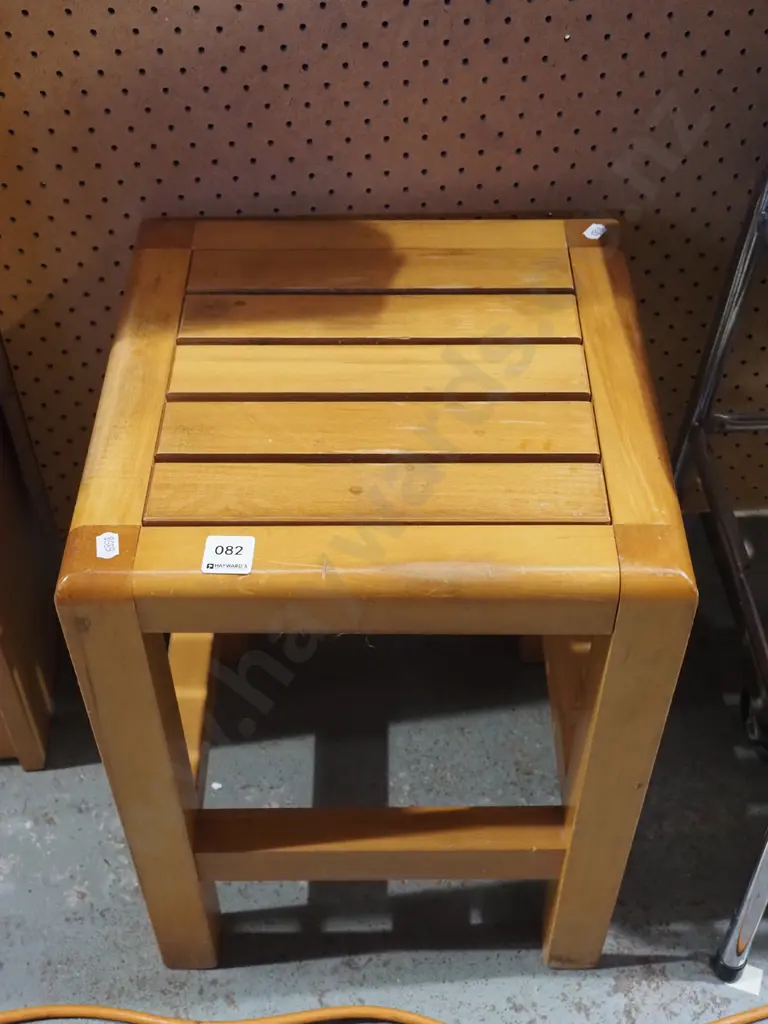small rimu stool H450 Image 1++
