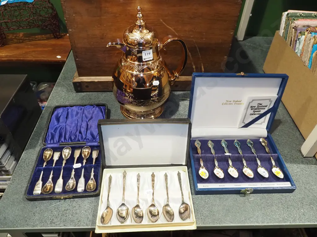 plastic copper plated thermos, 3x cased teaspoons Image 1++