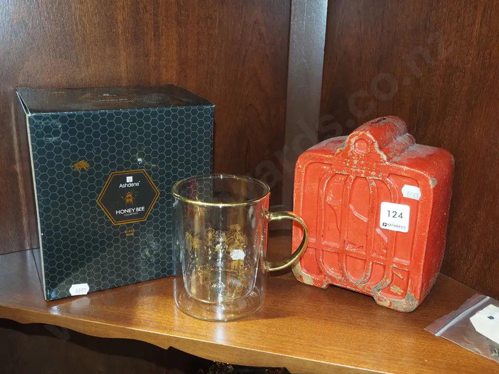 cast alloy money box, honey bee beer mug Image 1++