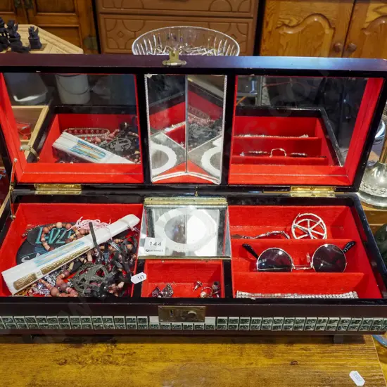 Asian themed jewellery box and contents; fan, necklaces, costume rings etc