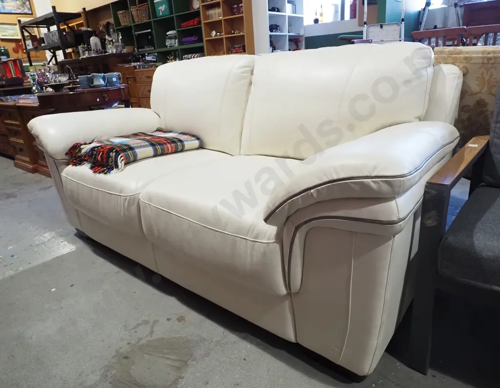 cream leather 2 seater settee - needs a slight clean Image 1++