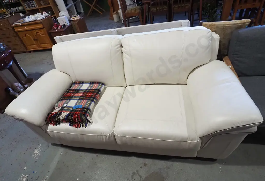 cream leather 2 seater settee - needs a slight clean Image 1++
