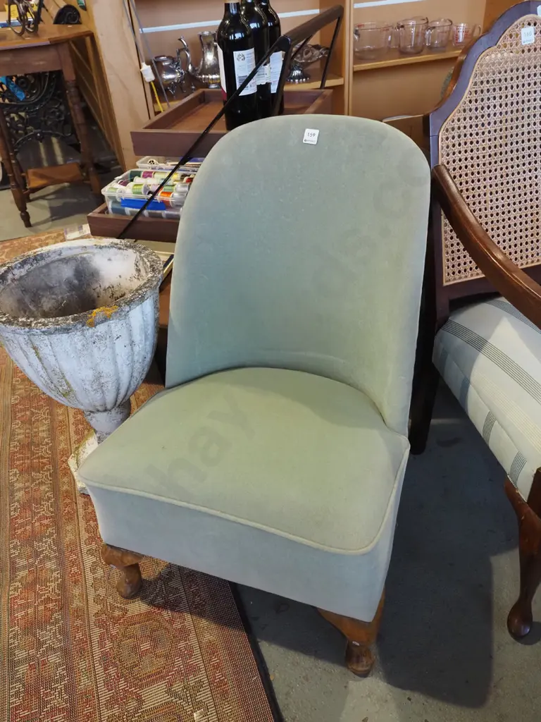 green upholstered bedroom chair Image 1++
