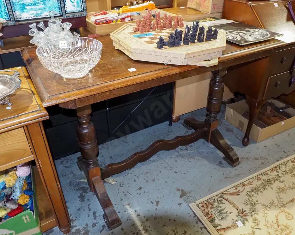 oak refectory based table H780 W1170 D530 Image 1++