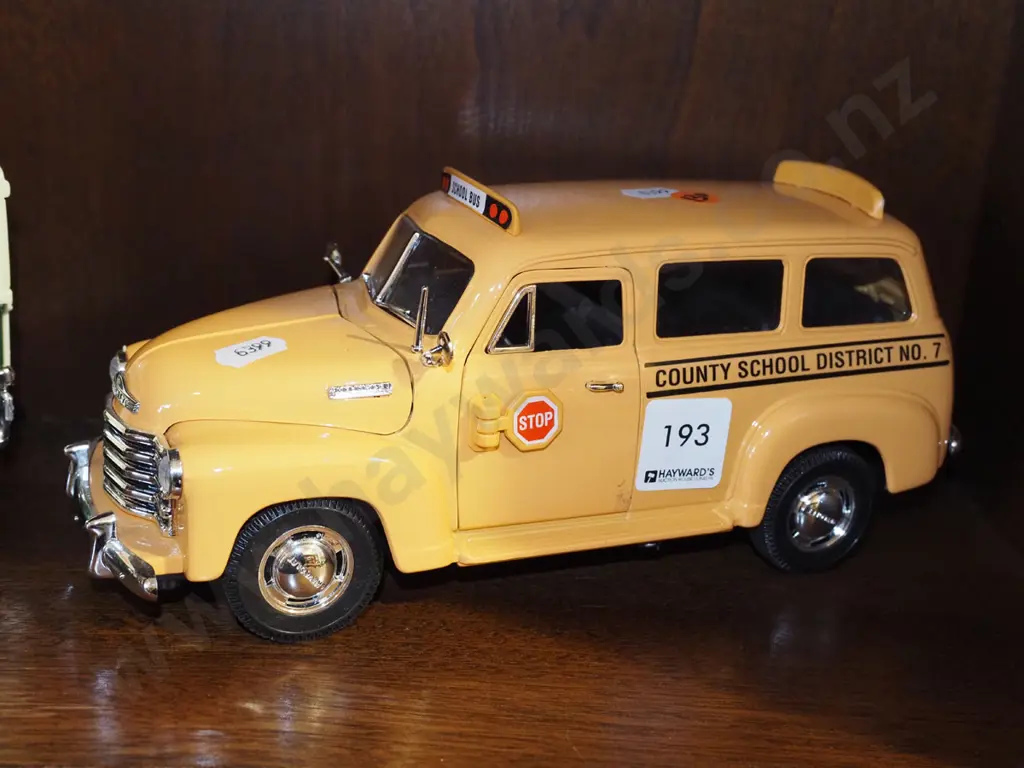 diecast model County School bus Image 1++