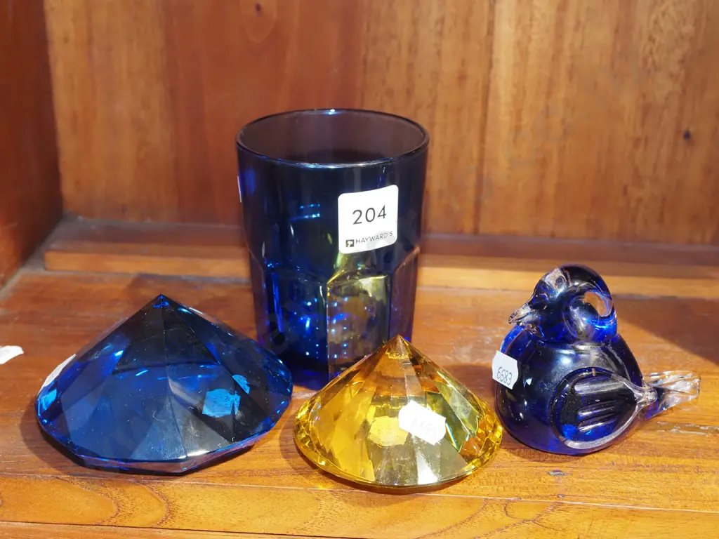 blue glass tumbler, paperweights, bird figurine Image 1++