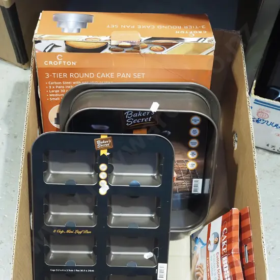 box; cake pan set, icing bags, baking trays