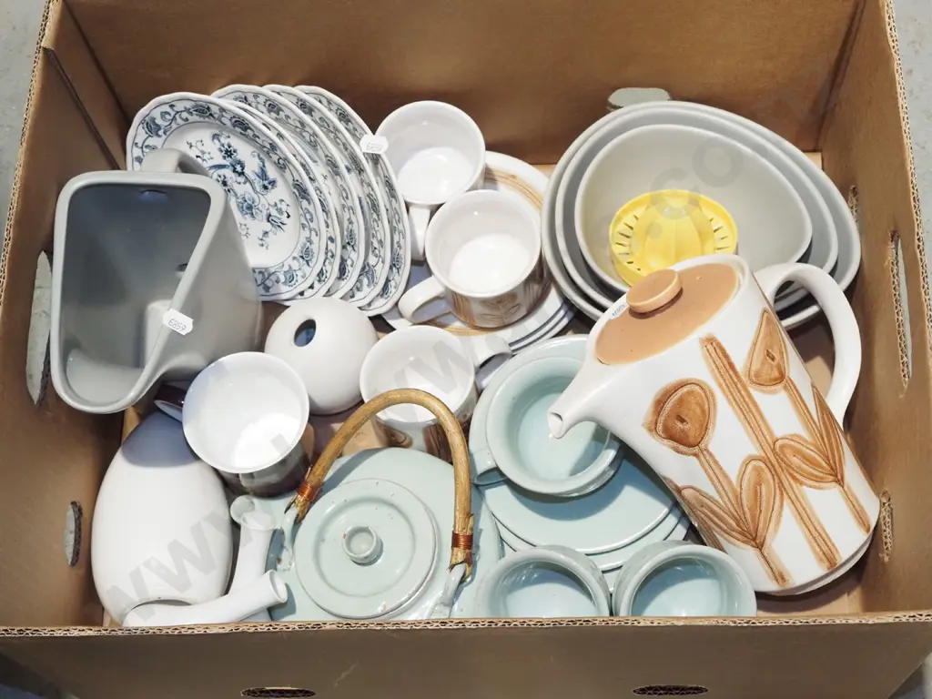 box; jugs, bowls, cups etc Image 1++