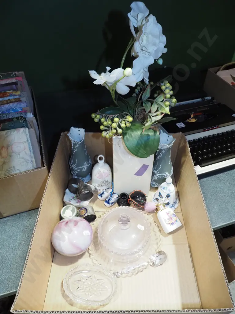 box; bud vase, ceramic bells, faux flowers etc Image 1++