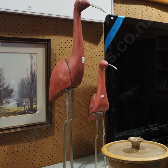 2x wood and metal bird figurines H800