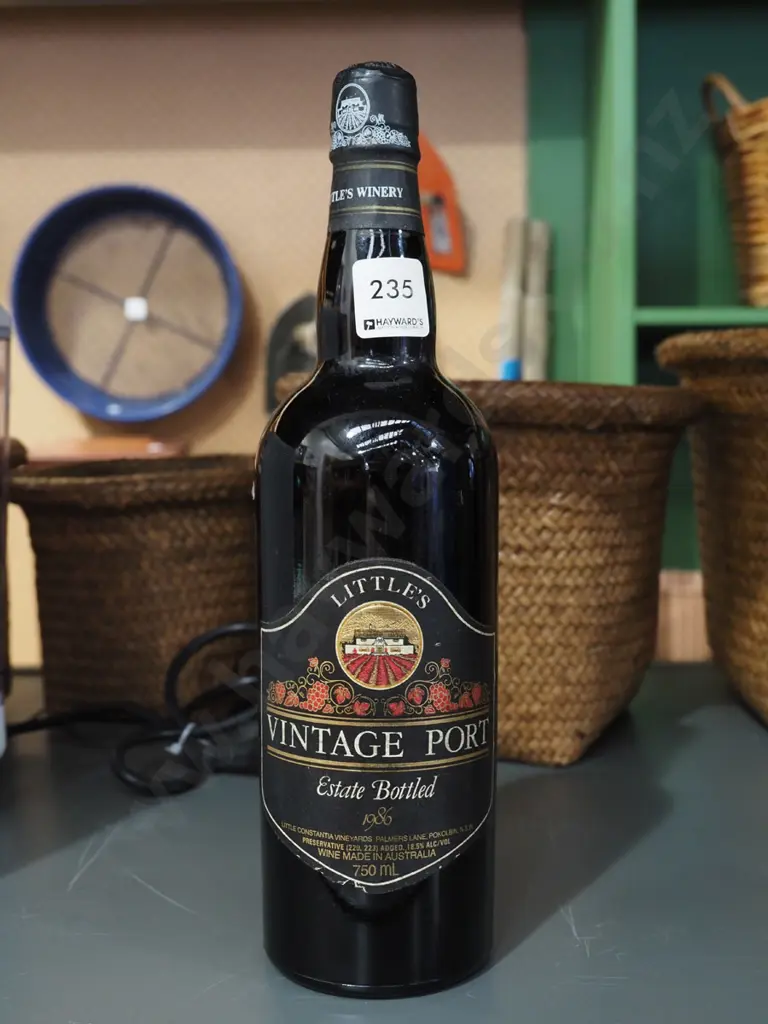 bottle of Littles vintage 1986 port Image 1++