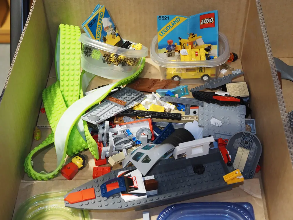 box of Lego Image 1++