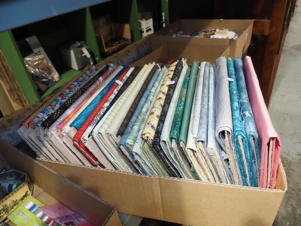 box of fabric pieces Image 1++