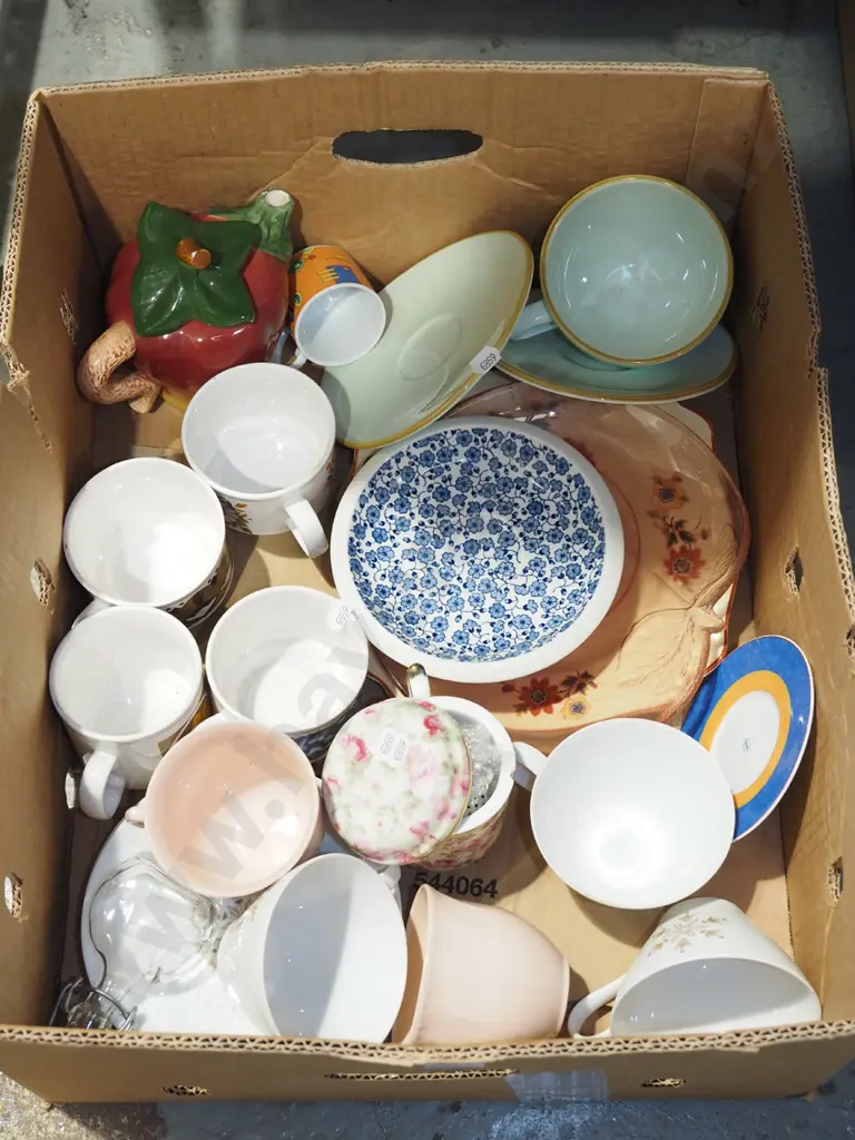 box; cups, saucers, novelty teapot etc Image 1++