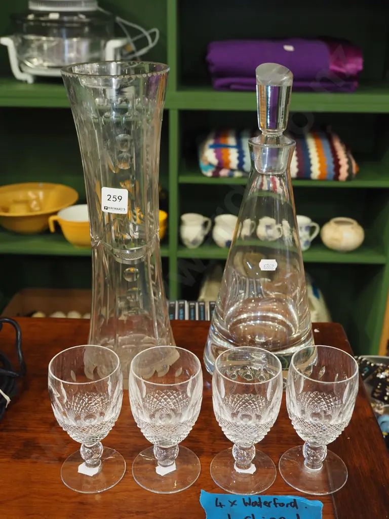 4x Waterford crystal wine glasses - 1 has chip, decanter, vase H330 Image 1++