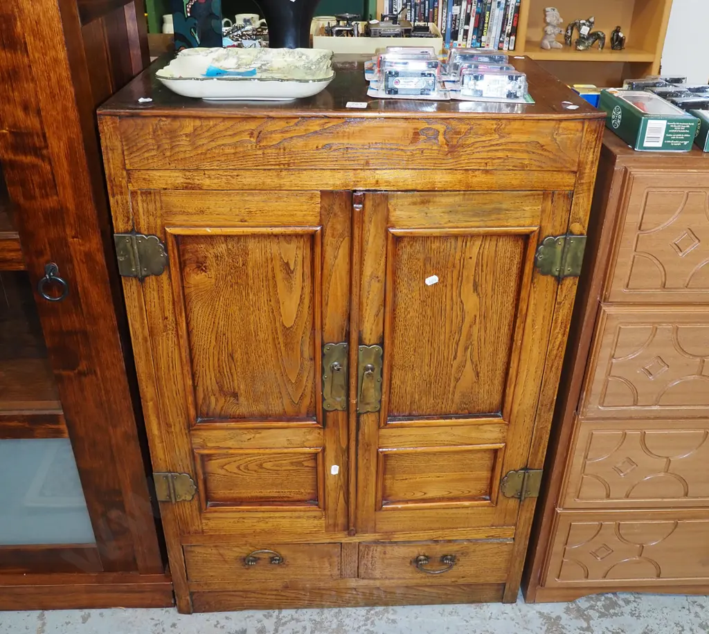Asian 2 drawer 2 door cupboard H920 W620 D385 Image 1++
