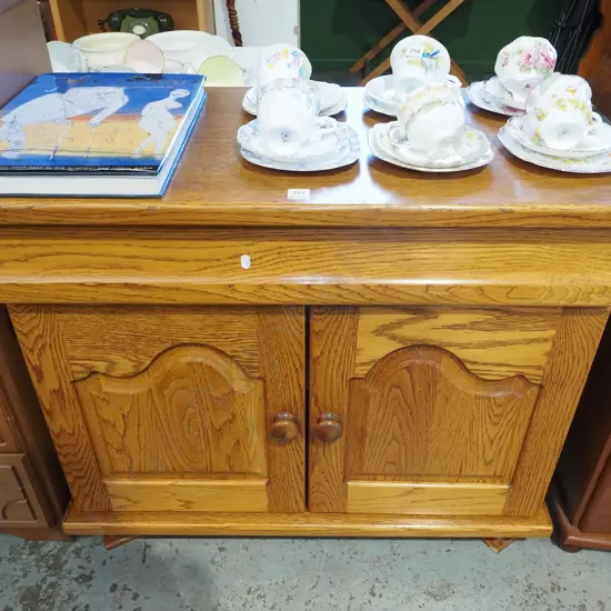 oak 2 door single drawer cupboard H720 W835 D410
