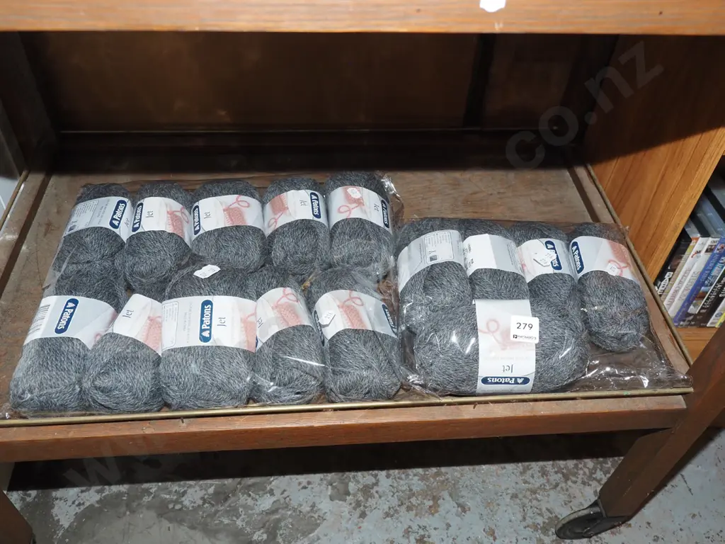 2x bags of Patons wool and alpaca knitting yarn Image 1++