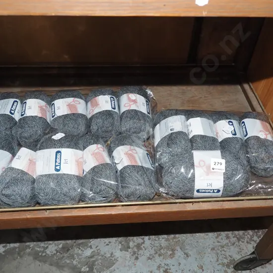 2x bags of Patons wool and alpaca knitting yarn