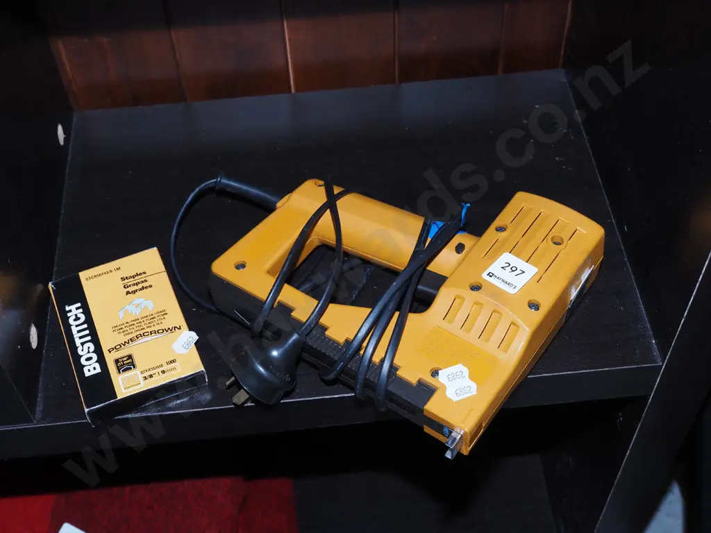 Bostick electric staple gun Image 1++