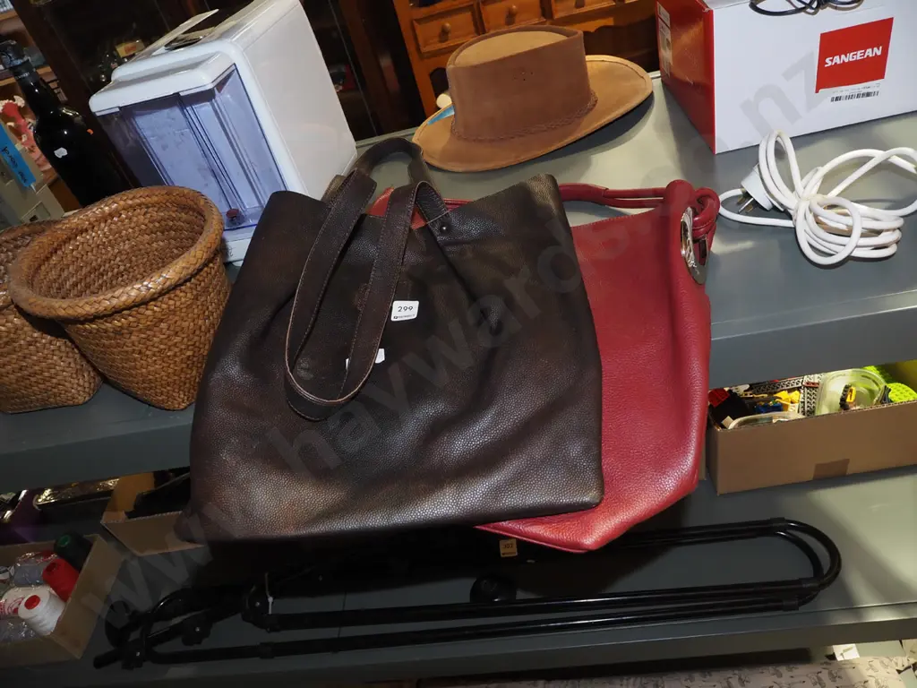 2x handbags Image 1++