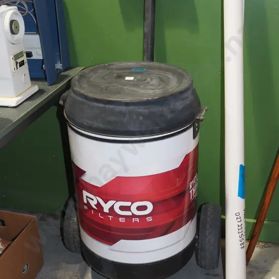 Ryco chilly bin and trolley