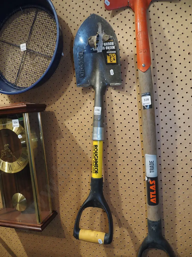 rough neck short handled shovel Image 1++