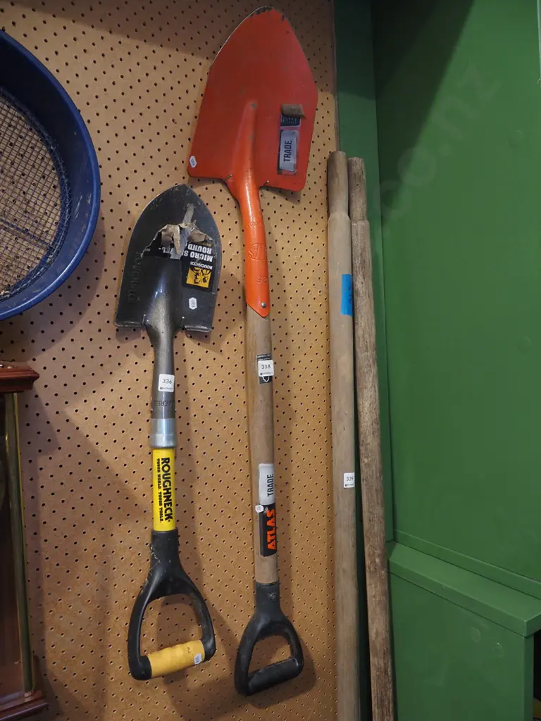 Atlas Trade short handled shovel Image 1++