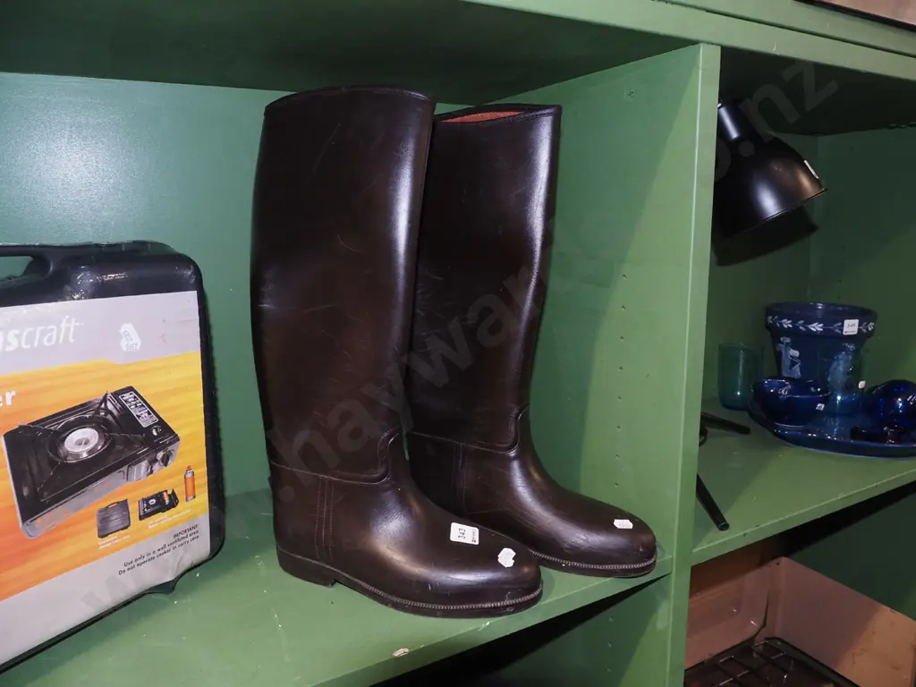 size 39 riding boots Image 1++
