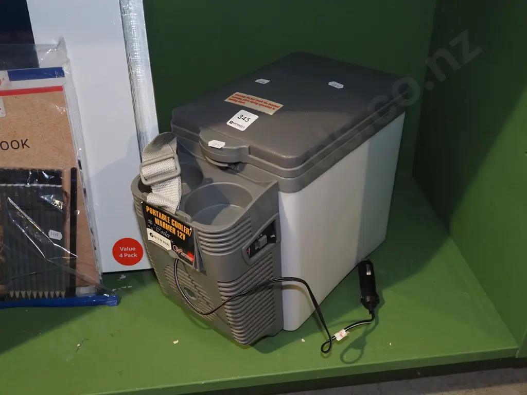12V portable chiller/warmer Image 1++