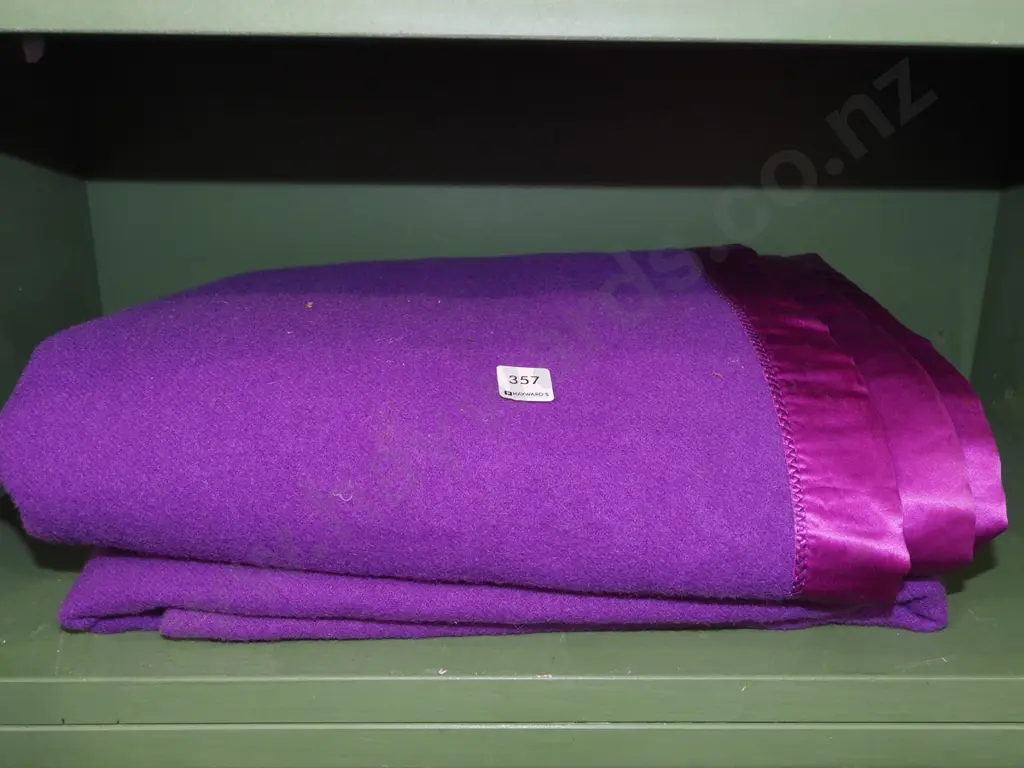 purple woollen blanket Image 1++