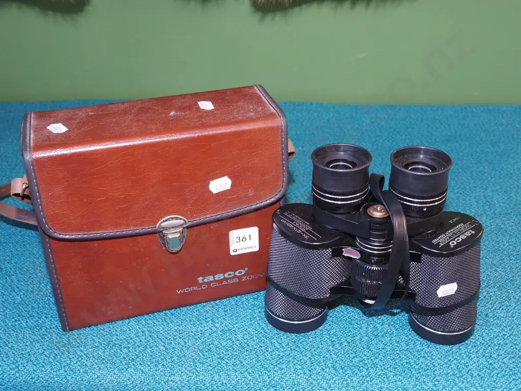cased Tasco 7x12x42mm field cameras Image 1++