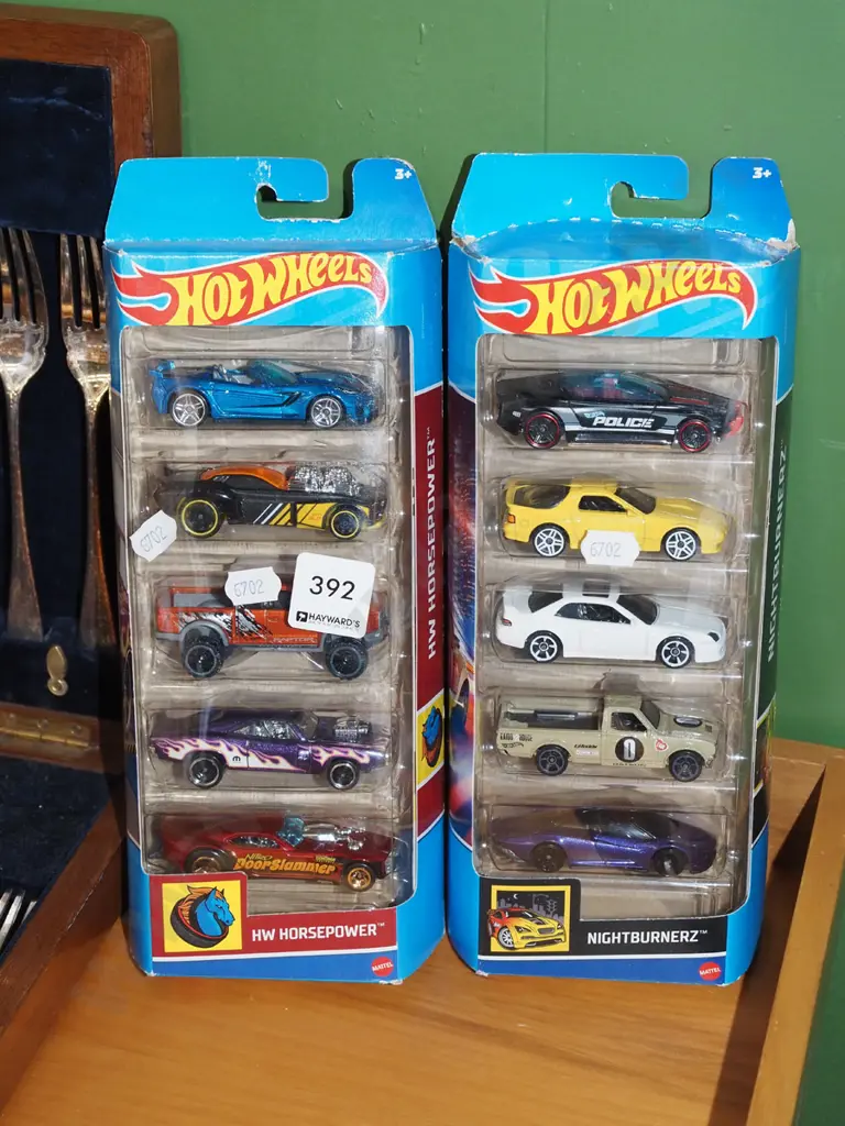 2x box sets of Hotwheels vehicles Image 1++