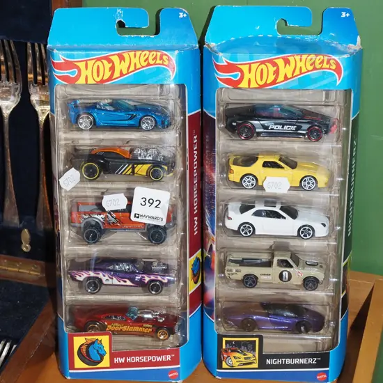 2x box sets of Hotwheels vehicles