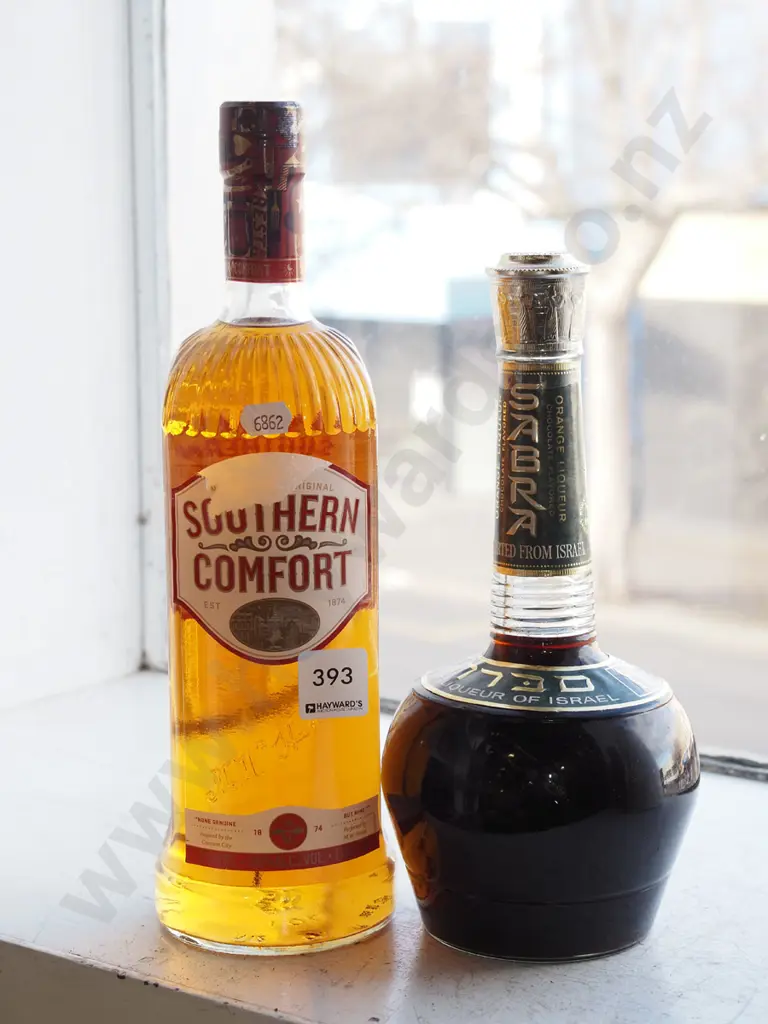 1L Southern Comfort, 700ml Sabra orange liqueur Image 1++