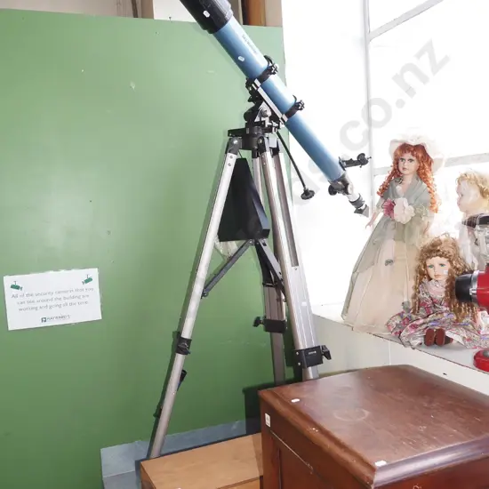 Sky watcher astronomical telescope and tripod