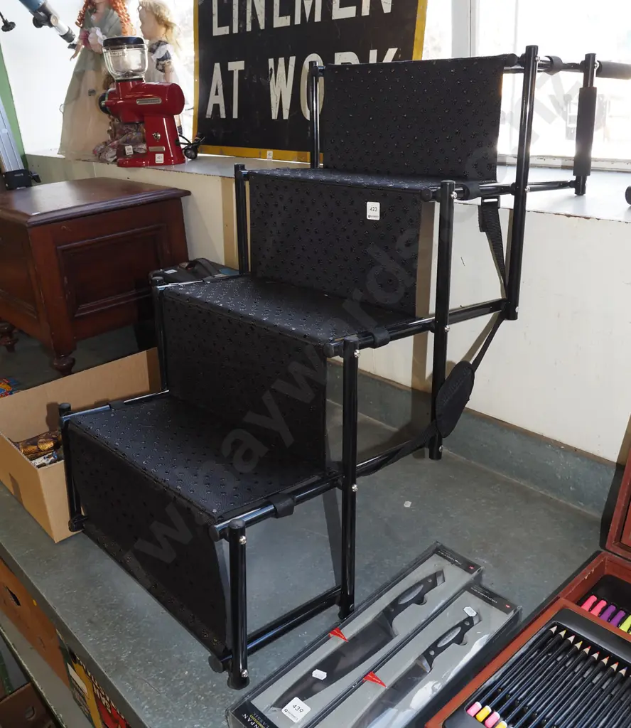 portable foldaway dog bed steps Image 1++