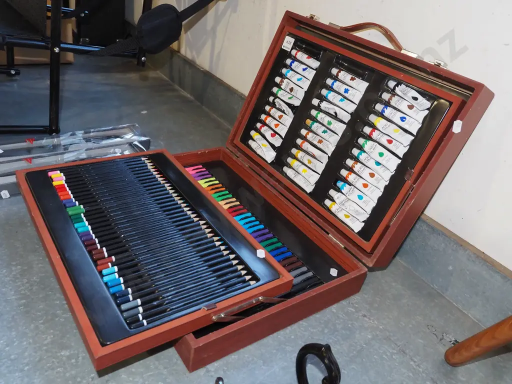 wood cased artists supply set Image 1++