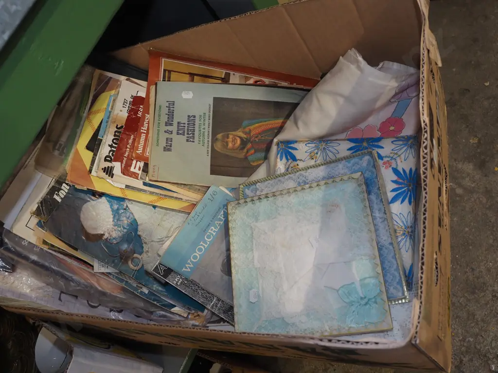 box; knitting patterns, lace napkins, tablecloth etc Image 1++