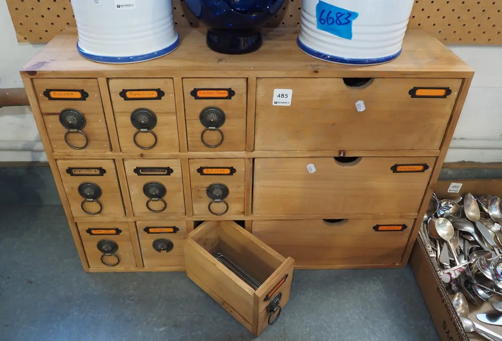 small pine 12 drawer chest H400 W595 Image 1++