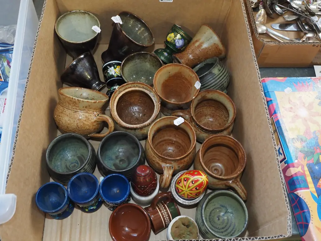 box; pottery cups, egg cups, painted eggs Image 1++