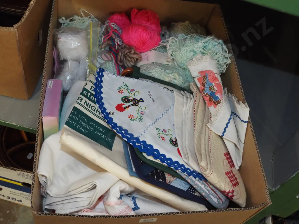 box; hand worked linen, knitting yarn etc Image 1++