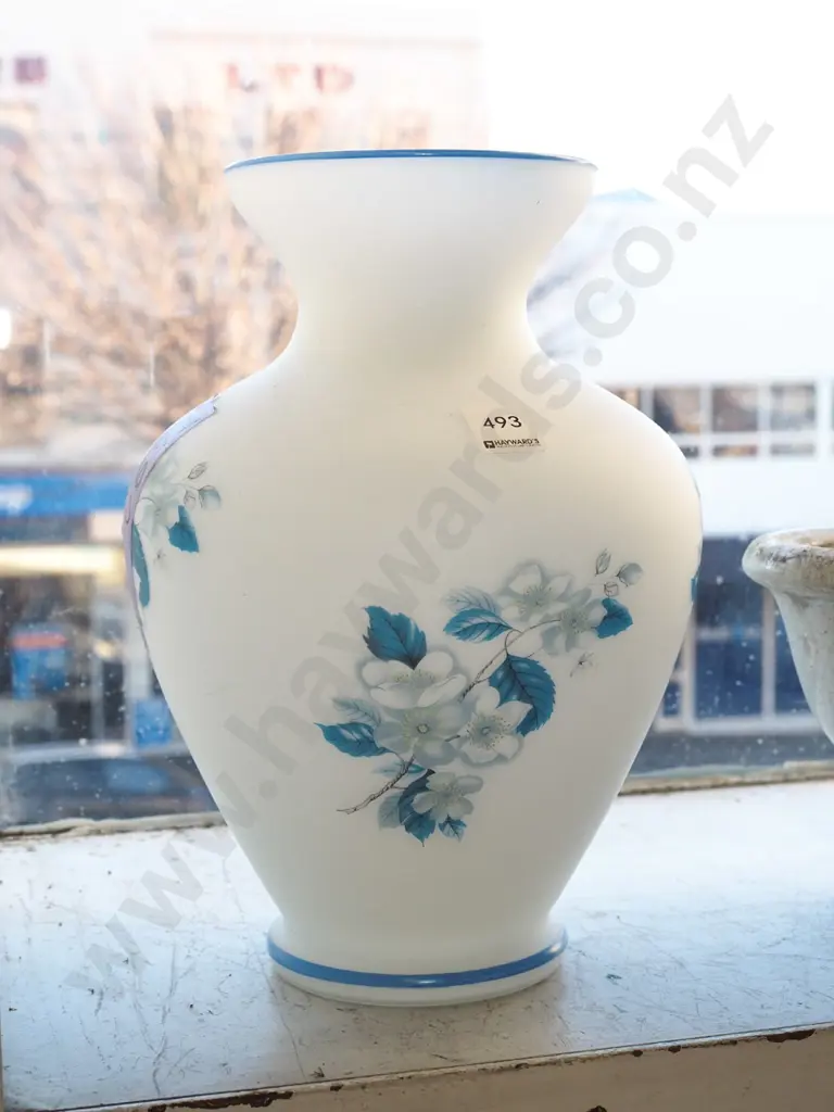 opaque white glass vase with flowers H31 Image 1++