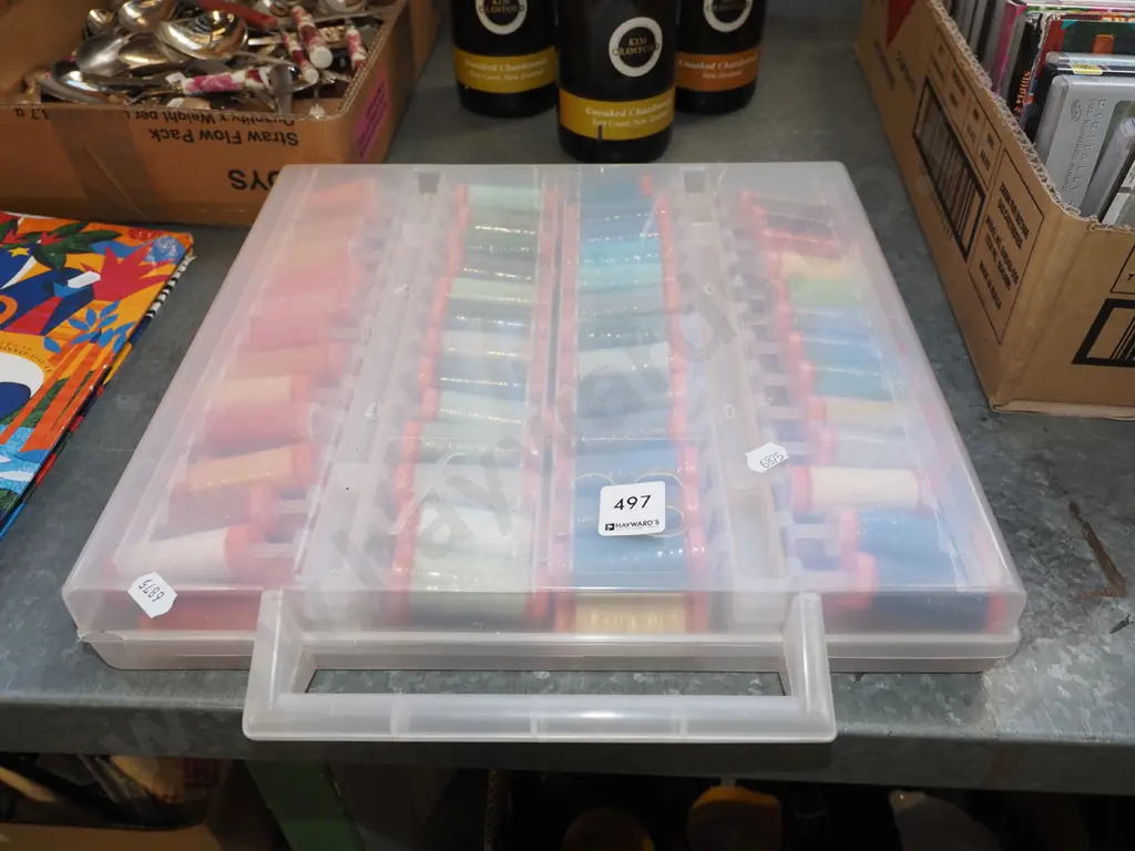 plastic organiser of sewing threads Image 1++