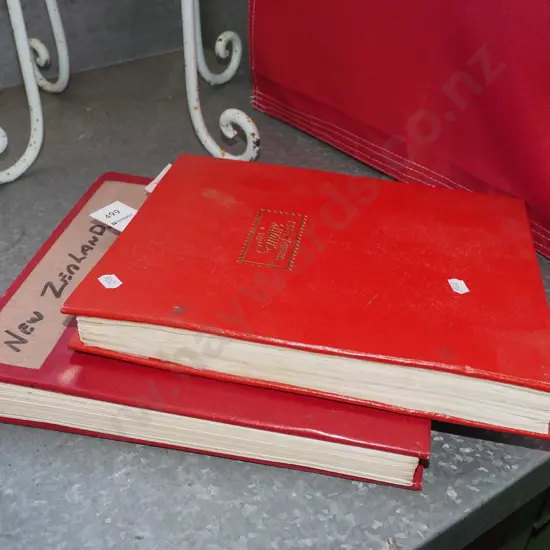 2x stamp albums