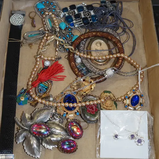 tray of costume jewellery