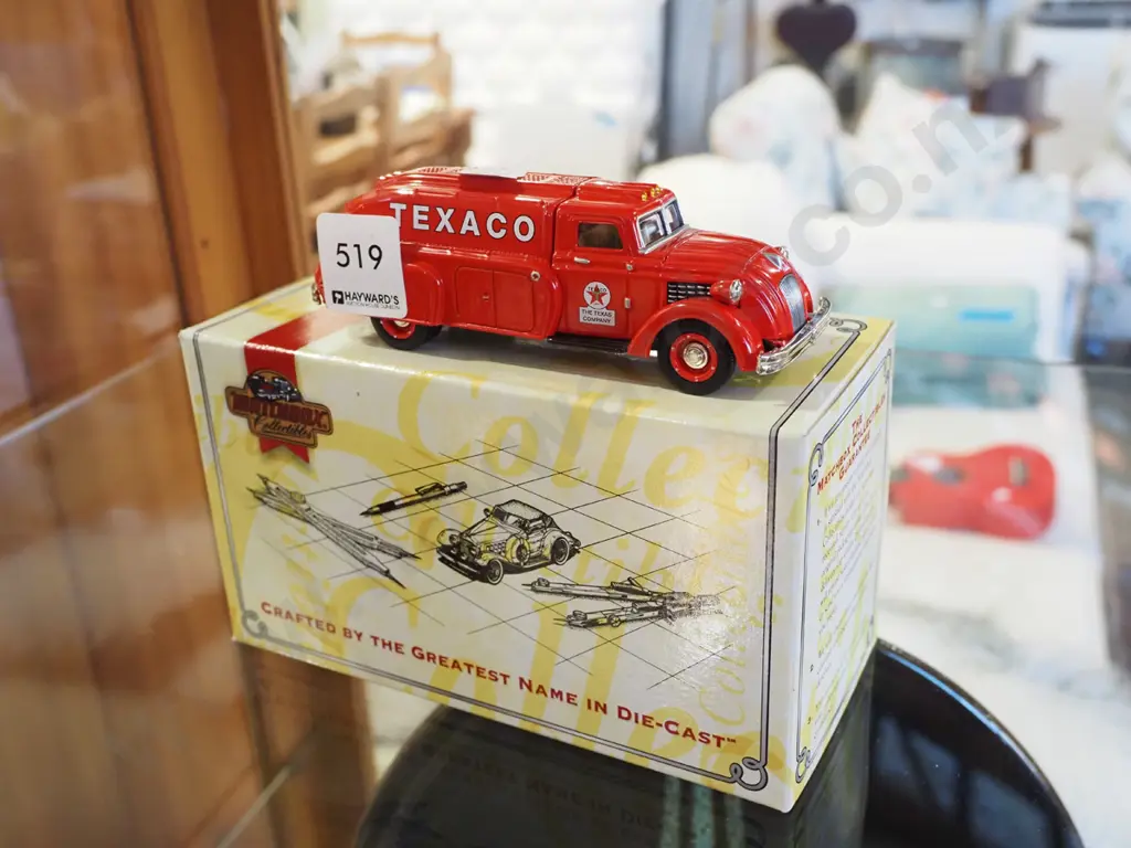 box; reproduction diecast Texaco model vehicle Image 1++