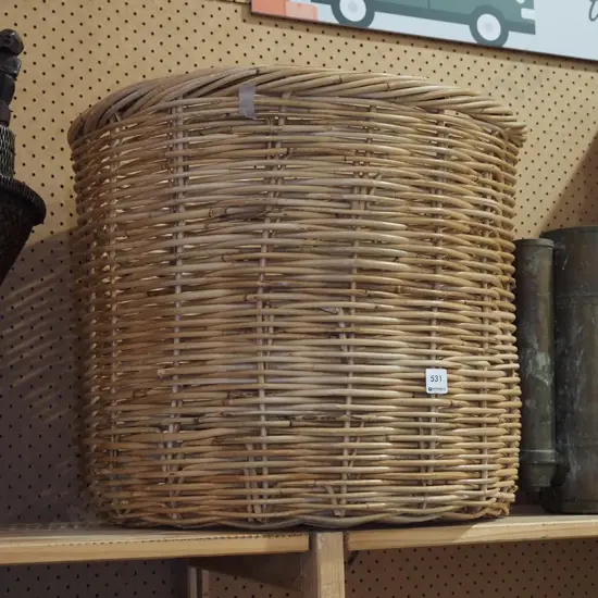 large cane wood basket H470