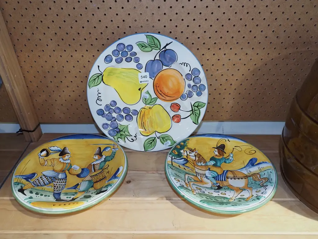 Karniko hand painted NZ plate, 2x Italian wall chargers Image 1++